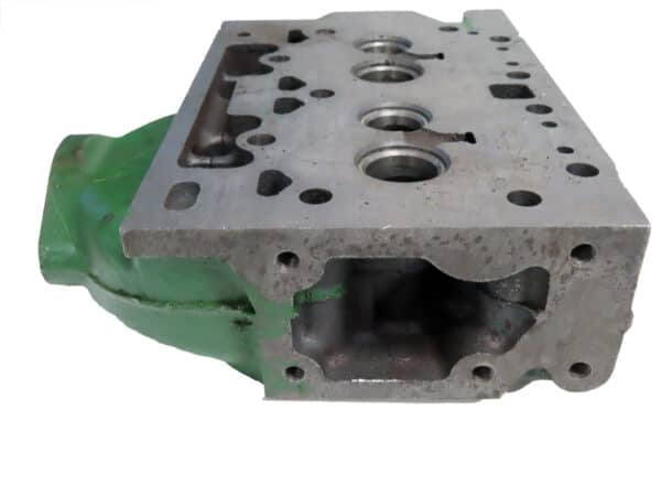 Cylinder head Kubota B6000 - Image 3